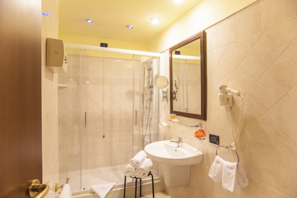 Hotel Tuscolana Rome Luaran gambar